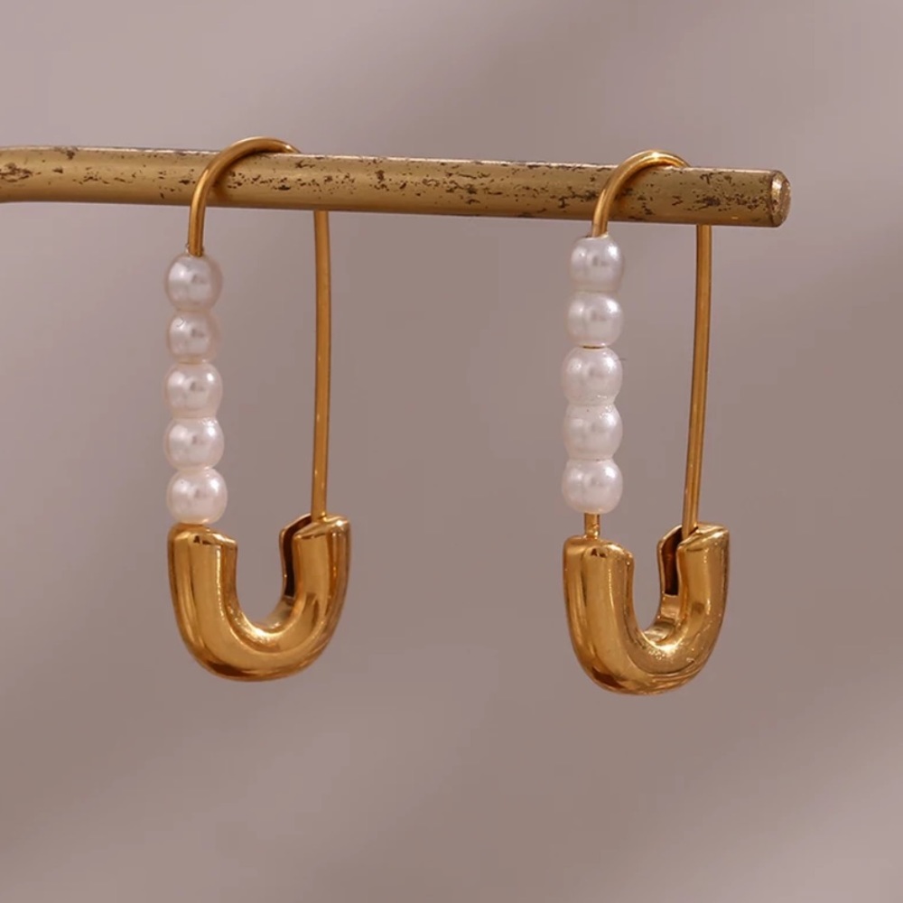 NEW 18K GOLD PEARL DAINTY STUD EARRINGS, NICE EARRINGS, CUTE EARRINGS - Picture 3 of 7